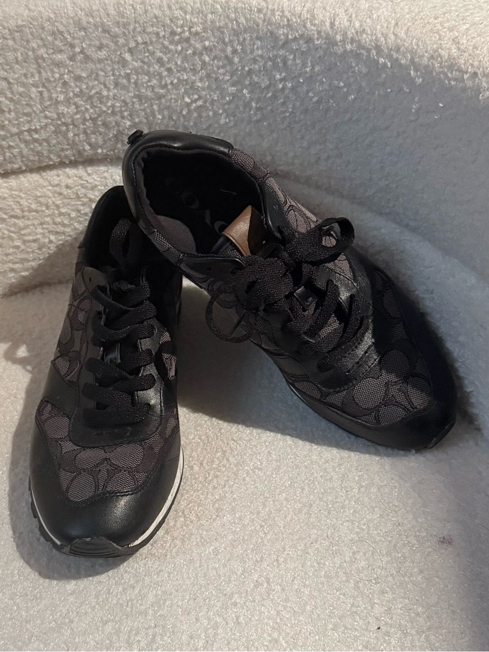 Coach Low Top Sneakers- Like New ( Style Code: G1827)
